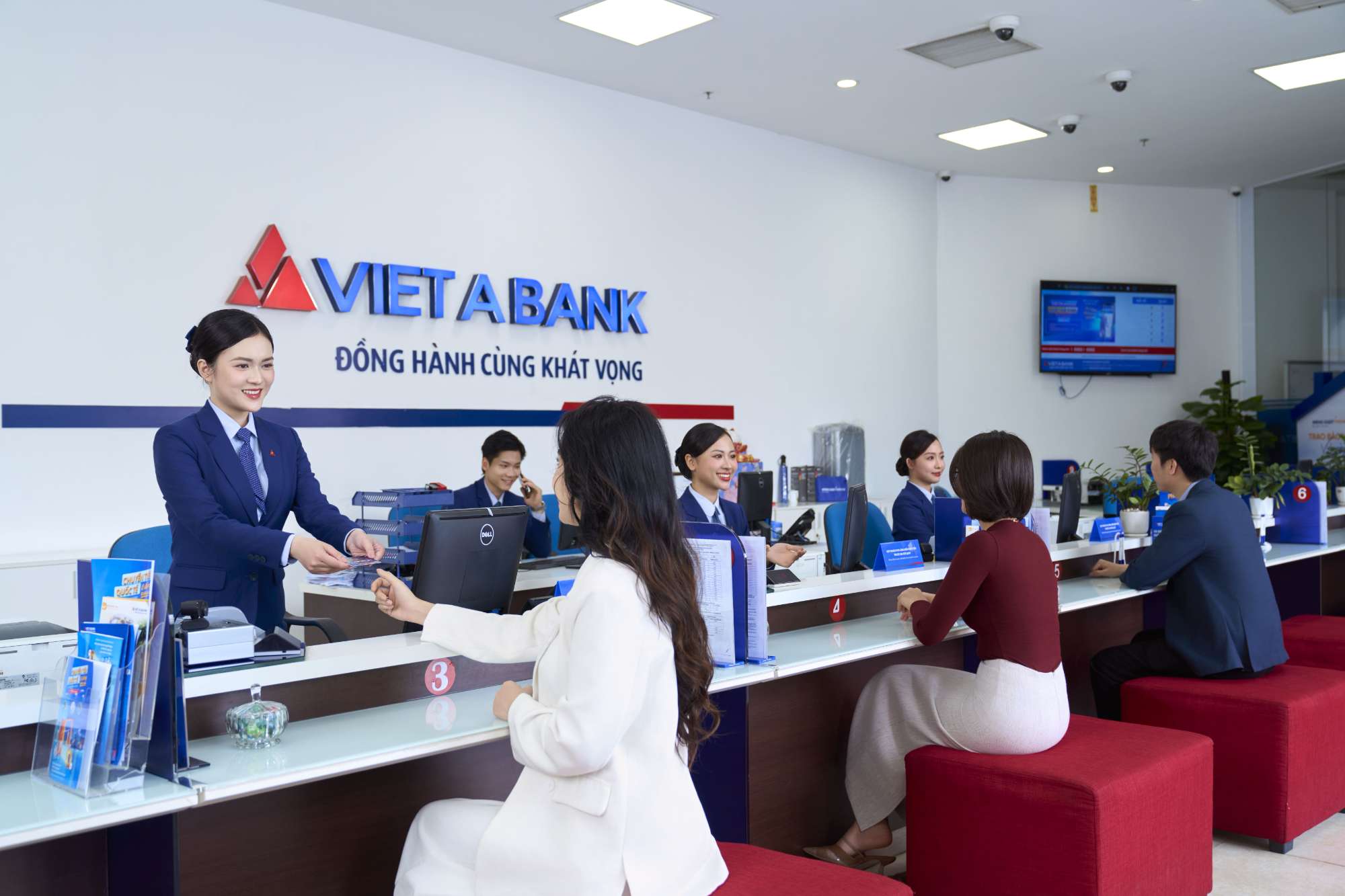 VIETABANK ĐƯỢC CHẤP THUẬN NIÊM YẾT CỔ PHIẾU VAB TRÊN SÀN GIAO DỊCH CHỨNG KHOÁN TP.HỒ CHÍ MINH (HOSE)