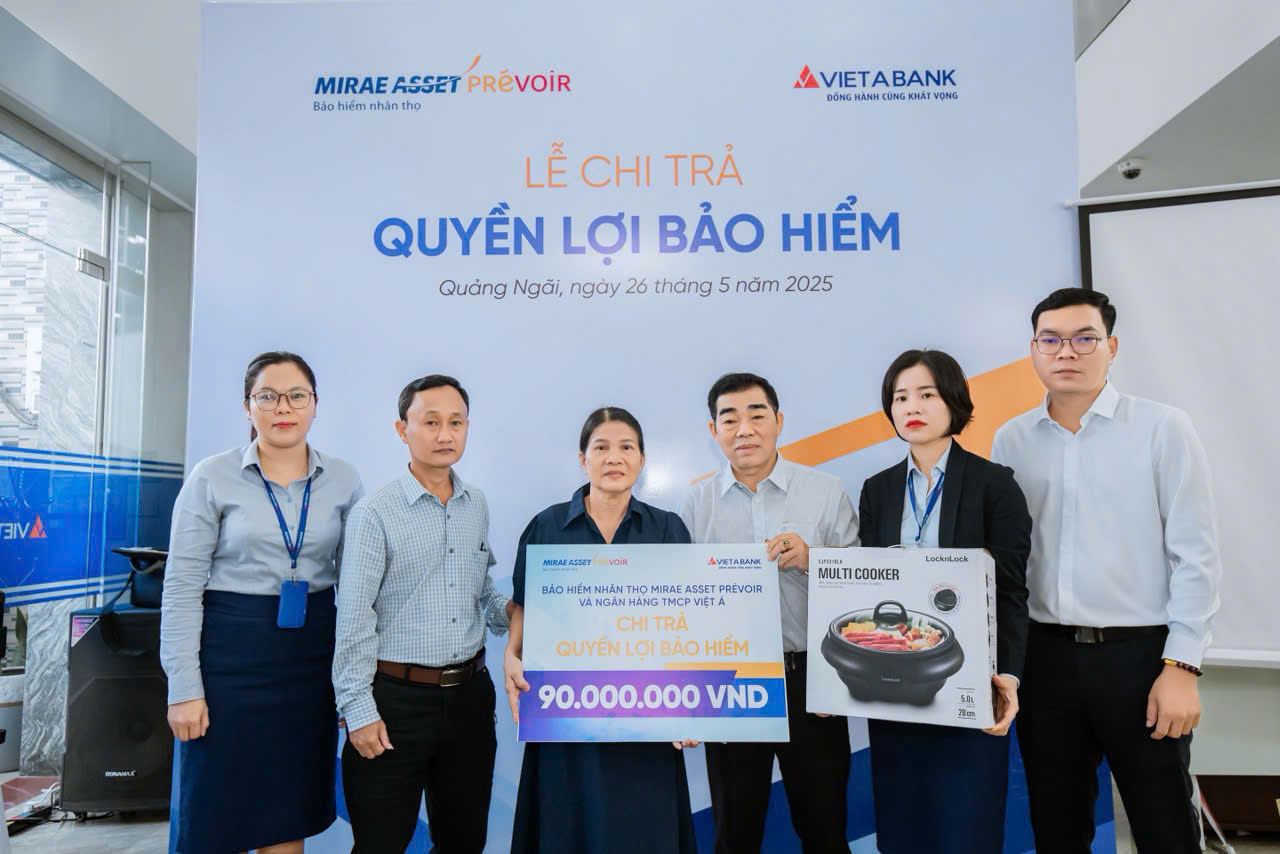VietABank đồng hành cùng Mirae Asset Prévoir chi trả quyền lợi bảo hiểm cho khách hàng gặp rủi ro tại Quảng Ngãi